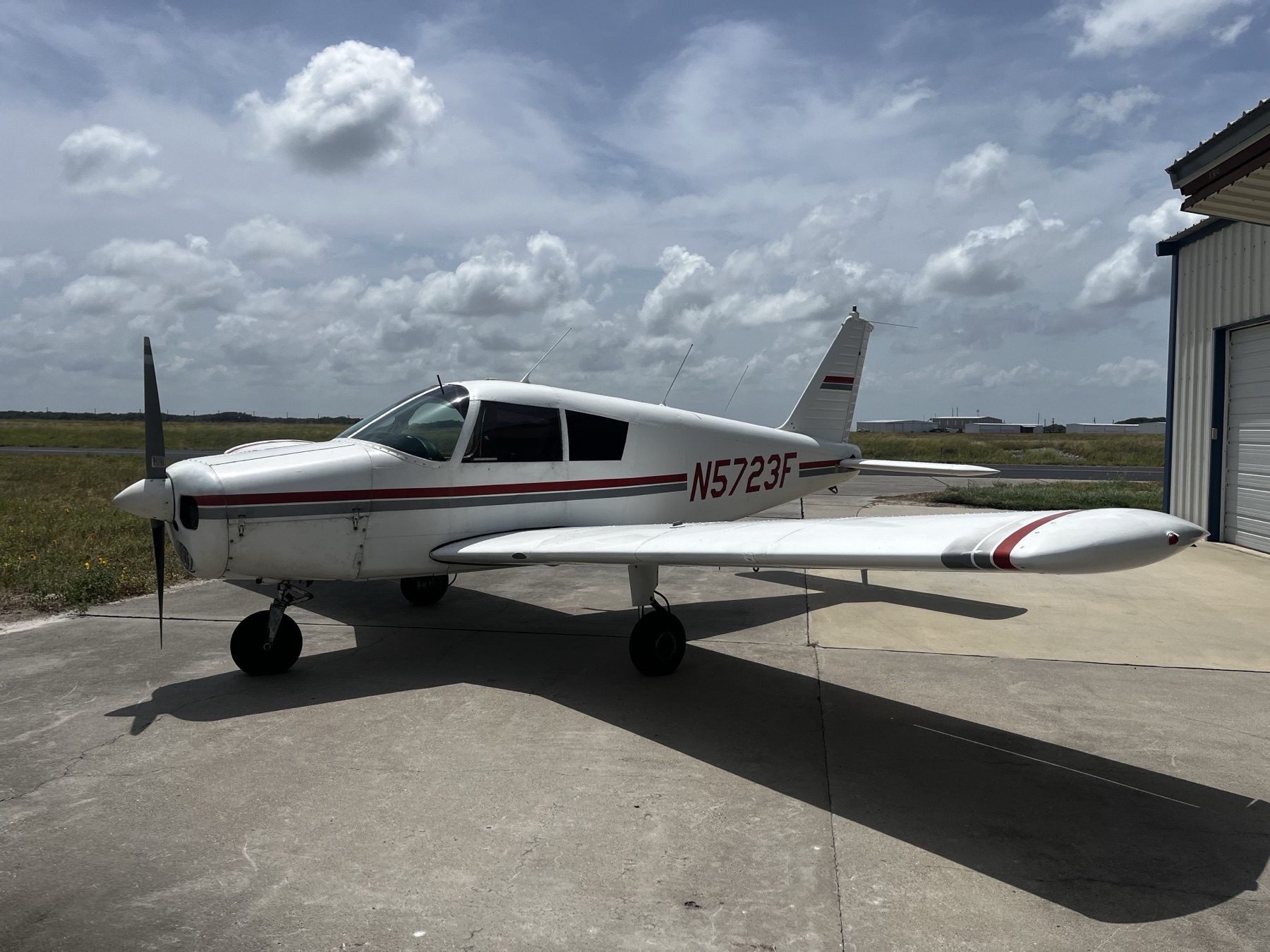 SkyRise Air Piper Cherokee PA-28-140 N5723F on the ramp at KRYW, Lago Vista TX